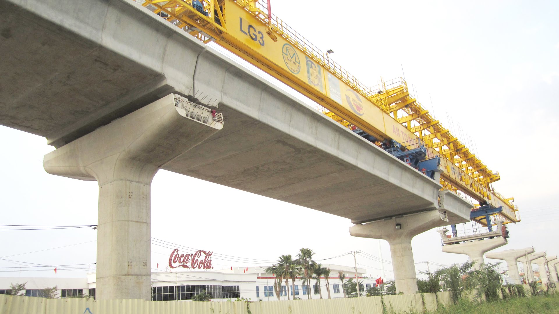 Tuyến Metro số 1 đang trong giai đoạn xây dựng Tuyến Metro số 1 đang trong giai đoạn xây dựng